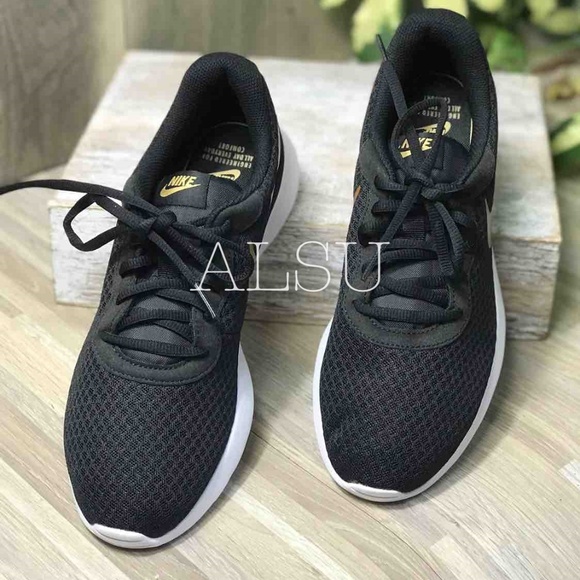 NWT  Nike Tanjun Black Gold W AUTHENTIC - Picture 4 of 6